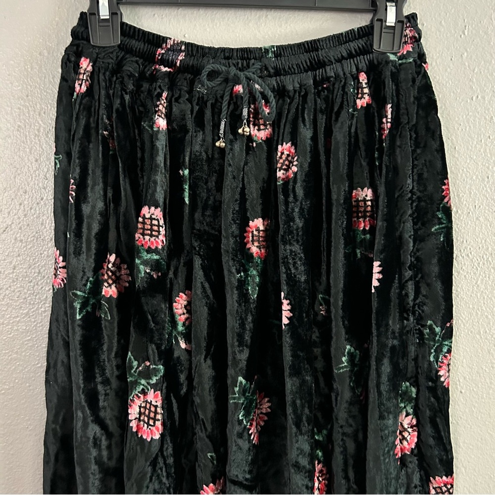 Vintage Floral Velvet Maxi Skirt Free Size Pull On Elastic Waist Boho Black Pink - Picture 2 of 11